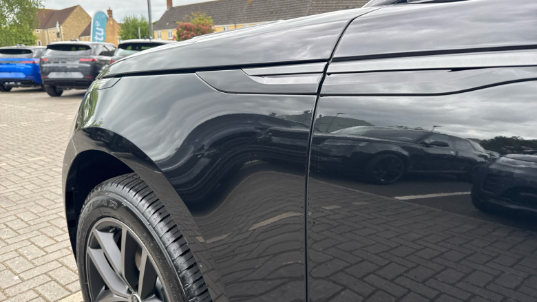 Land Rover Range Rover Velar 2.0 D200 MHEV Belgravia Edition 5dr Auto Diesel Estate